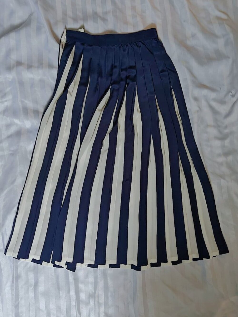 Vintage 1980s Liz Claiborne Contrast Pleated Midi Skirt Two-Tone Navy / Ivory - Picture 7 of 7